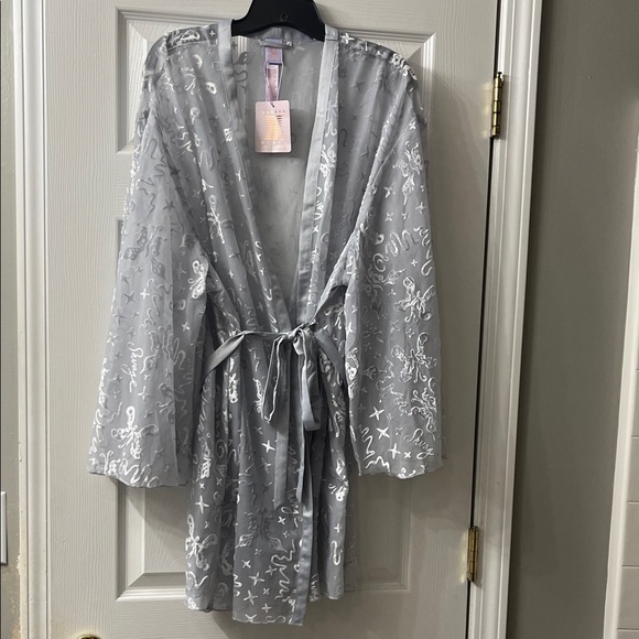Savage X Fenty Other - 🔥🔥🩶🩶Savage X Fenty Sheer SEXY Gray Robe‼️